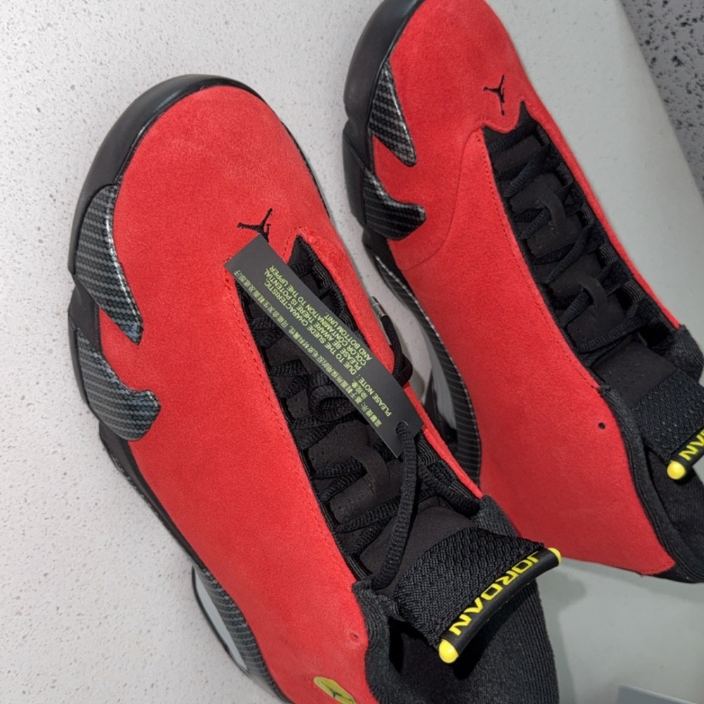 Air Jordan 14 Retro 2025 Ferrari